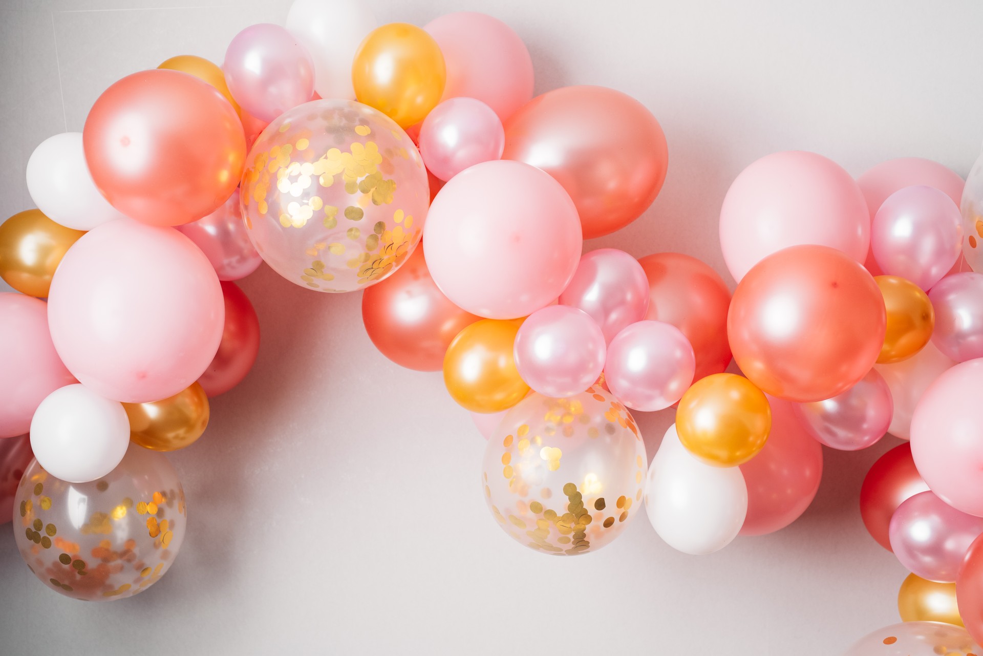 Pink golden balloon garland Pink golden balloon garland